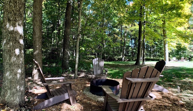 Woodlands & Wildlife Suite: Luxury, Lodge Suite in Amish Country, Ohio