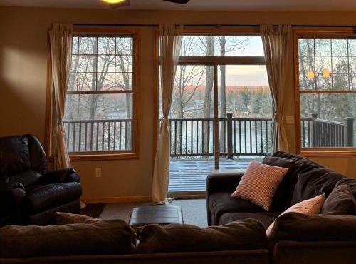 Woodlawn Lakeside Retreat - 2 BR Waterfront Cabin