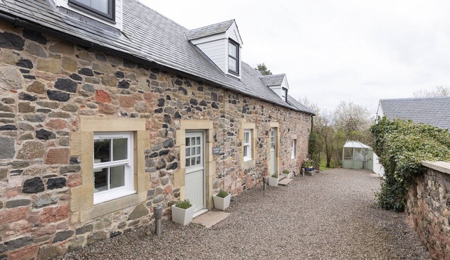 WOODMAN'S, Kelso - sweet one bedroom cottage close to Floors Castle and Kelso