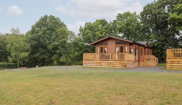 WOODPECKER LODGE, pet friendly in Sheepwash