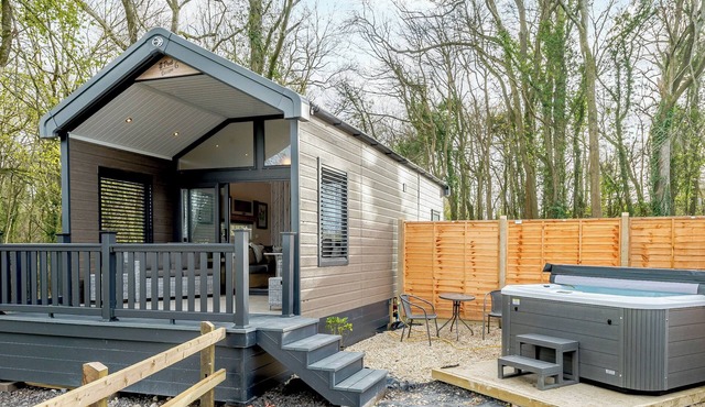 Woodpecker Lodge-UKC5156