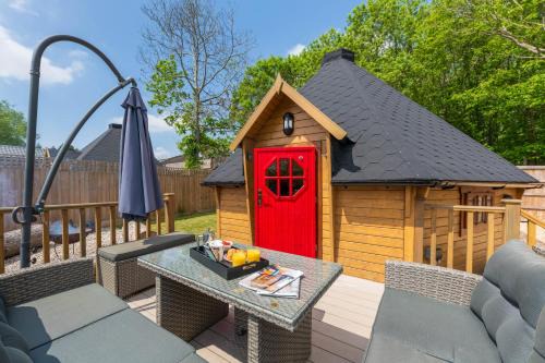 Woods Meadow Glamping luxury self contained lodges