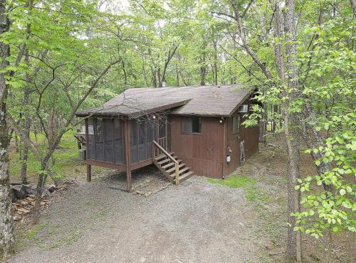 Woods Song - Hot Tub - Pet Friendly - Wifi - King Bed - Woods Resort - Golf Nearby - Pool Pass - Spa - Grill - Fireplace