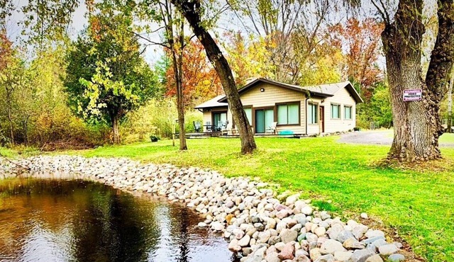Woods & Water Cabin- River Cabin with 2 RV Hookups!