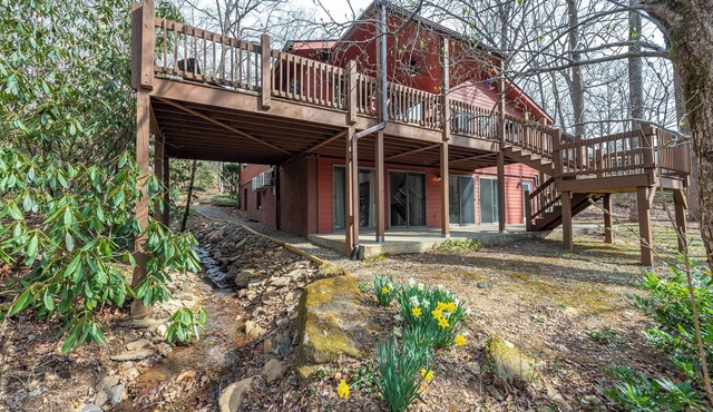 Woodscape | Updated Montreat Home | 5 Minutes to Black Mtn!