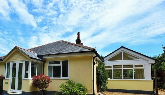 Woodside Cottage - a house that sleeps 6 guests in 3 bedrooms