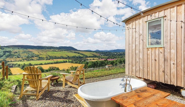 Woodside Hut 1 - UK36105