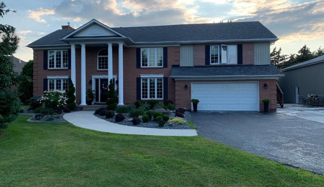 Woodslee Bed and Breakfast
