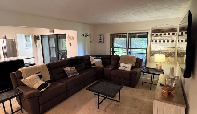 Woodson Bend 3 BR Condo 82-4, with AC, WiFi, Pool, Golf Course, Restaurant