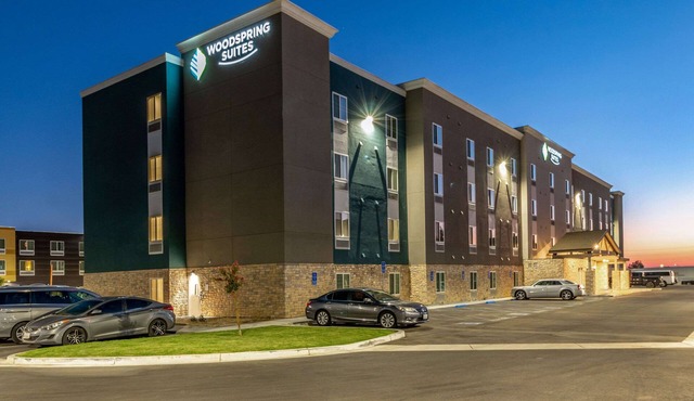 WoodSpring Suites Bakersfield Airport