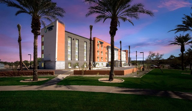 Woodspring Suites Chandler Airport