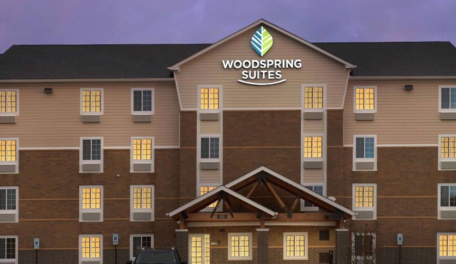 WoodSpring Suites Chicago Darien