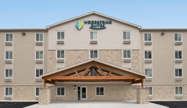 WoodSpring Suites Cleveland Lee University