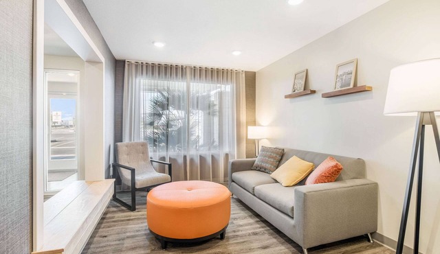 WoodSpring Suites Colton