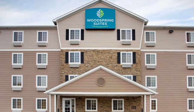 WoodSpring Suites Columbus North I-270