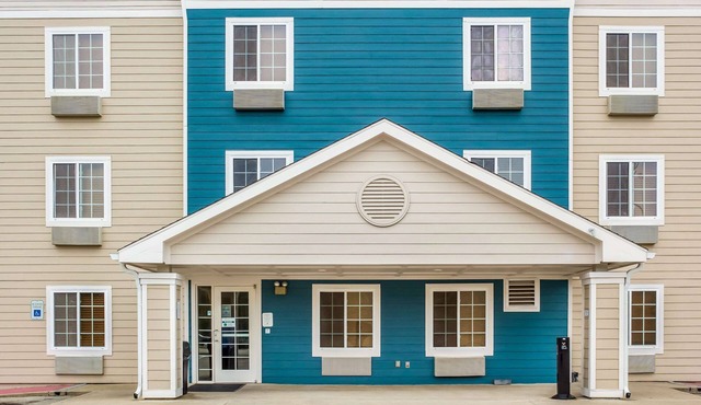WoodSpring Suites Conroe
