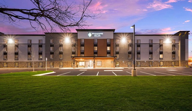 Woodspring Suites Dearborn - Detroit