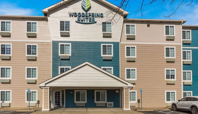 WoodSpring Suites Evansville East