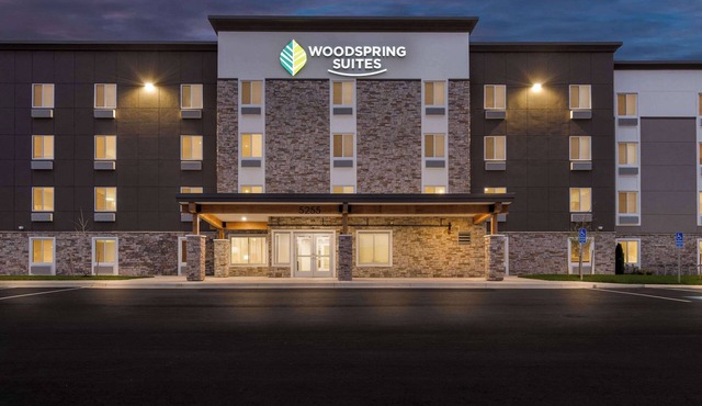 Woodspring Suites Kansas City Airport