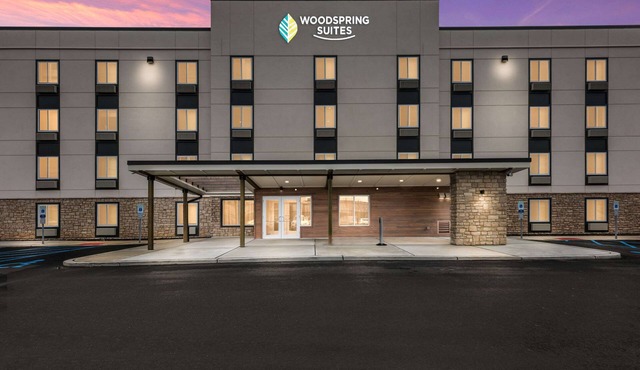WoodSpring Suites Linden