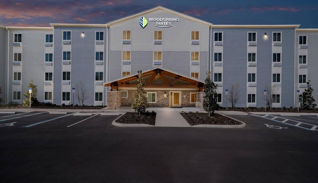 WoodSpring Suites Orlando East UCF