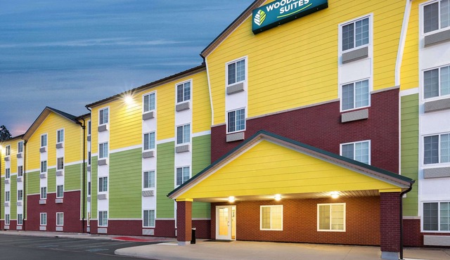 WoodSpring Suites Tyler Rose Garden