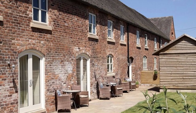 Woodspurge - Superb Country Barn Conversion With Access to an Indoor Heated Pool