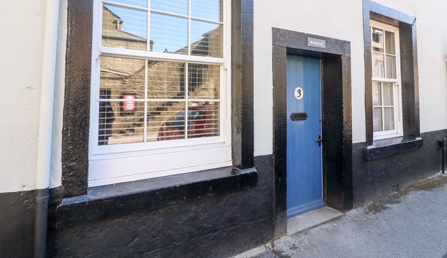 WOODSTOCK COTTAGE, pet friendly, character holiday cottage in Settle