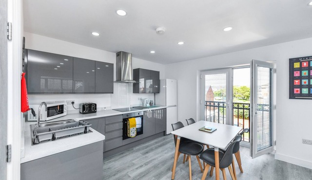 Woodstock House Flat 8 - Charming 2BR Hucknall