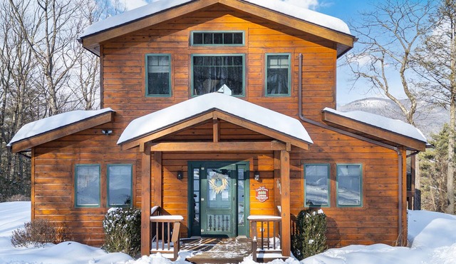 Woodstock mountainside retreat, nicest view in the Catskills! RELAX!