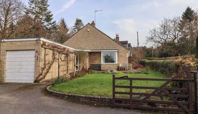 WOODSTOCK, pet friendly, with open fire in Chard