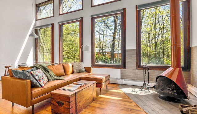 Woodstock/Saugerties retreat - surrounded by trees