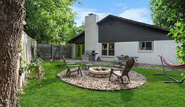 Woodstone Casita~Lush backyard~Central location