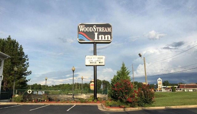 Woodstream Inn