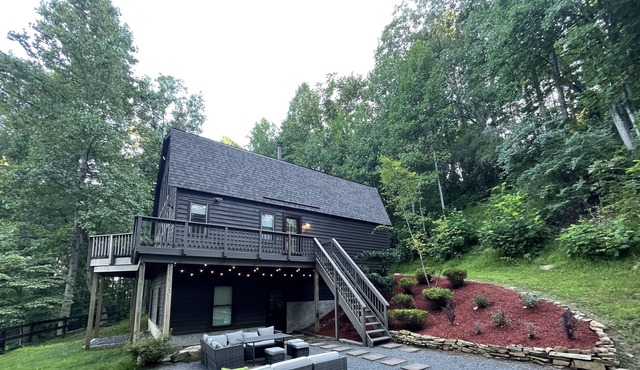 Woodsy 5-Bedroom Mountain Retreat