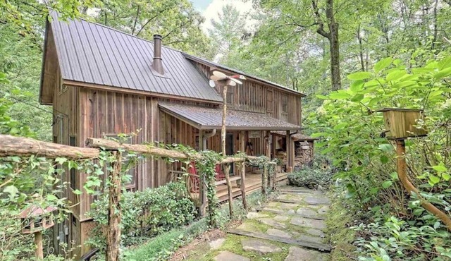 Woodsy Cabin near Lake Rabun Beach