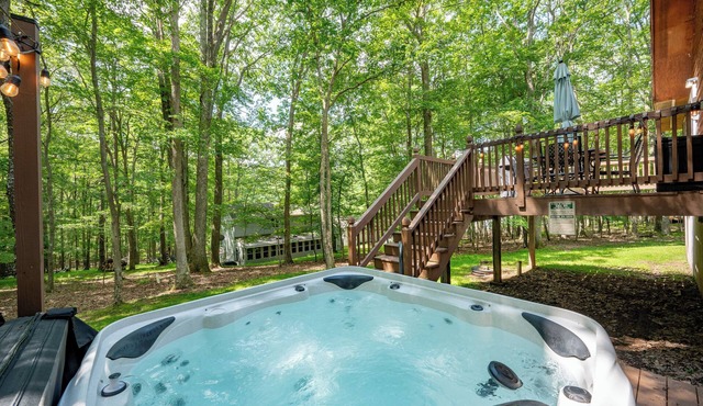 Woodsy Escape w/Porch, Games & Fireplace