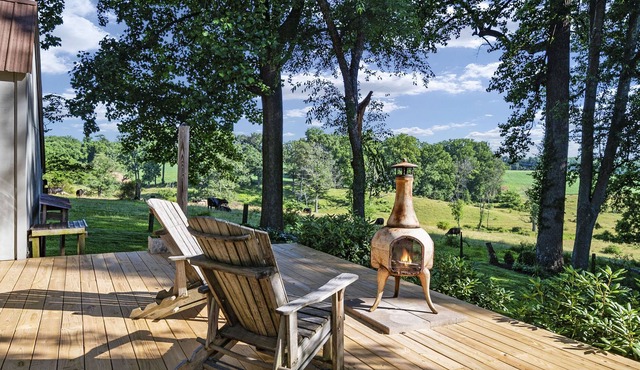 Woodsy Mid-Century w/Scenic Views