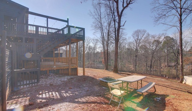 Woodsy North Georgia Mountain Hideaway w/Fire Pit