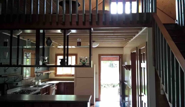 Woodview Chalet- 2 Miles to CDP!- POOL-Sleeps 9