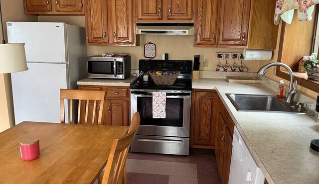 Woodview Retreat*Pool*Chalet House+Duplex-Sleep 18