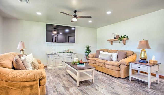 Woodward Home Near Crystal Beach Water Park!