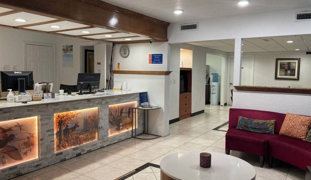Woodward Inn&Suite