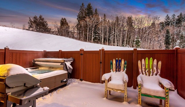 Woodward Luxury - Hot Tub! Trails/Nature from the back patio