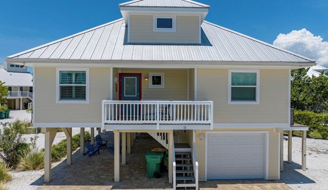 Woodwind Beach 11 | Pet Friendly | Beachfront | Community Pool | Sleeps 6