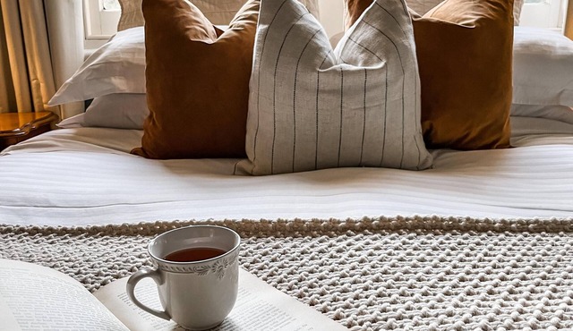 Woolrich Cottage - 2 Bedroom Cottage in Gorgeous Gardens