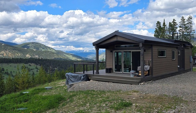 Wooly Bear Cabin, Mountain Haven in Big Sky