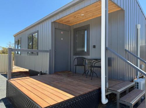 Woomelang Cabin Silo Trail Two Bedroom Cabin Queen and KSing