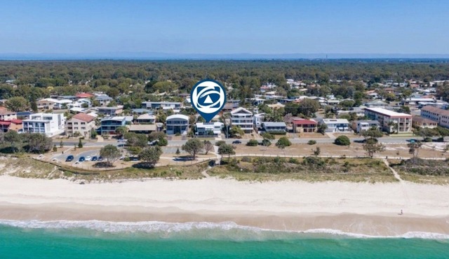 Woorim Beach House with Water Views