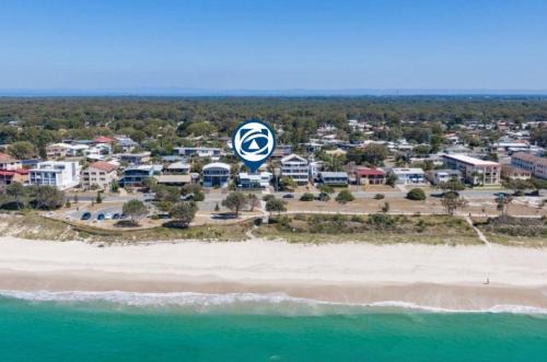 Woorim Beach House with Water Views